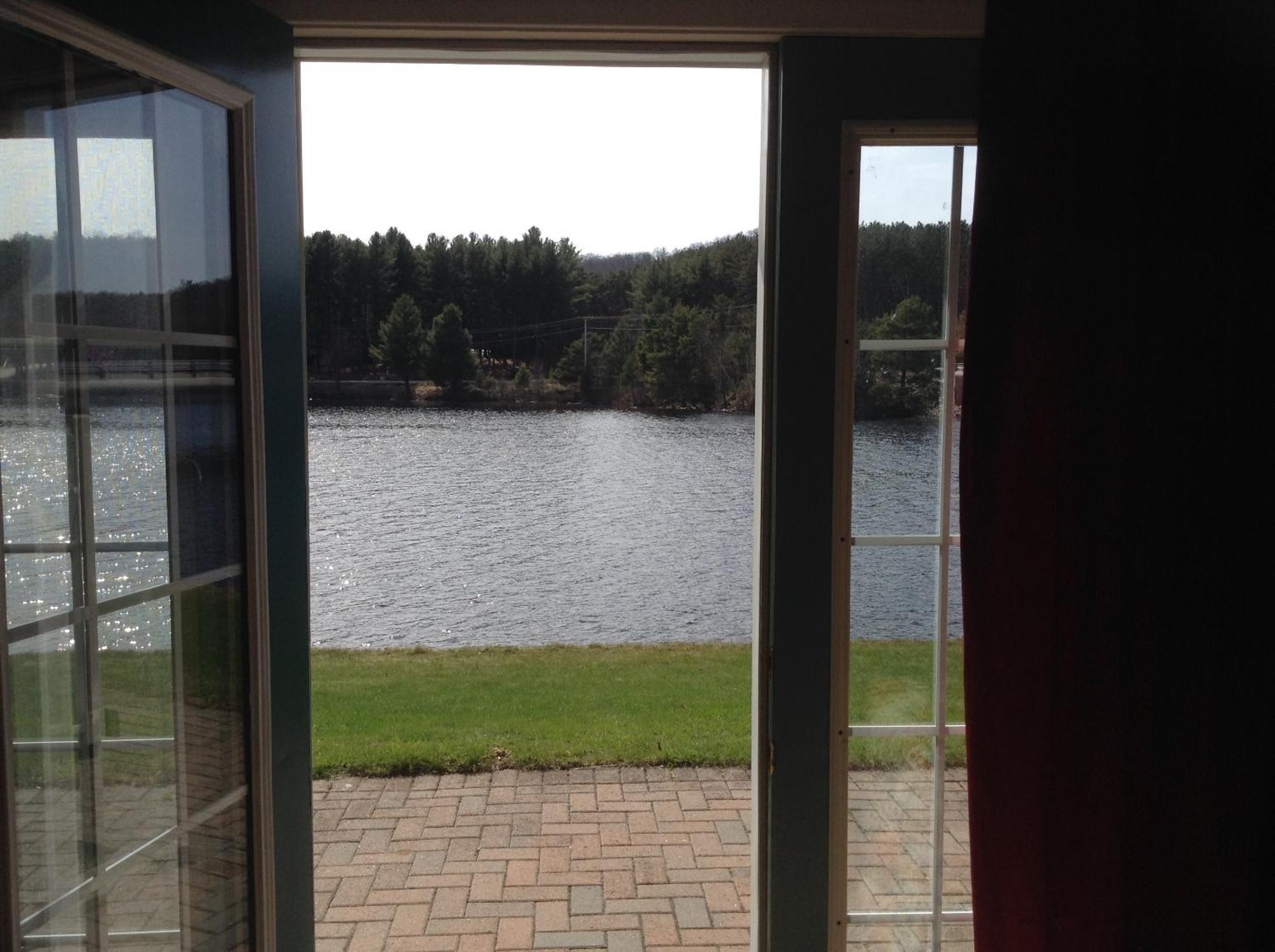 Algonquin Lakeside Inn Dwight Pokoj fotografie